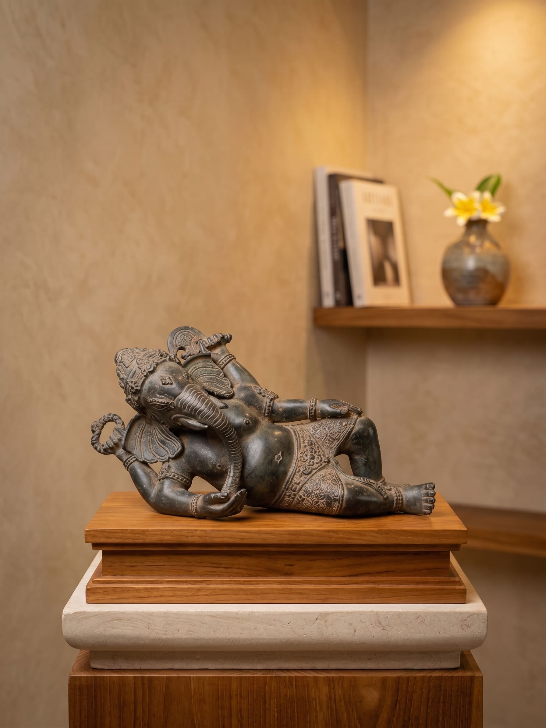 1170 Leaning Ganesha 11 cm TGW